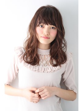 フィン(FiN by allure) 浦前ツバサ/柔らかなフェミニンスタイル透明感