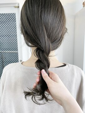 イコ 表参道原宿(ico) カーキグレージュ イルミナカラー　ブリーチなし フェザーバング