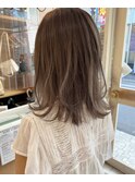 ミルクティーベージュ