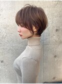 10代20代丸み低め前下がり束感ハイトーンショートボブ