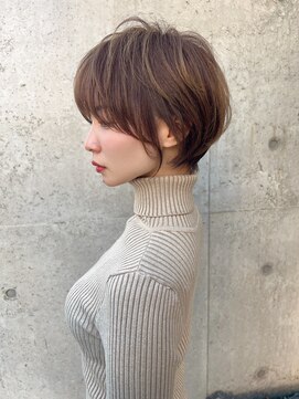 ロンド クラン 岡崎(Lond Clan) 10代20代丸み低め前下がり束感ハイトーンショートボブ