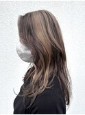 コントラストの効いたセクションカラー