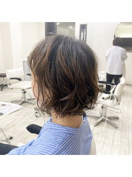 セダクション 道後樋又店(Seduction) 松山市/20代/30代/40代/大きめカールのパーマスタイル