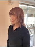 ピンクベージュ/レイヤーカット/ハイトーン