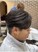 モテる黒髪ニュアンスパーマセンターパートフェザーパーマ堀江