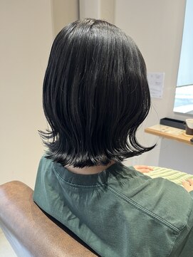 リヴゴーシュ(rive gauche) くびれ外はねスタイル