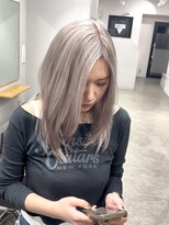 リグ 横浜(Lig.)&nbsp;ホワイトブロンドブリーチダブルカラーグレージュカラー横浜駅