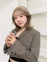 オンド(ondo)&nbsp;くびれボブ/インナーカラー/ミルクティーベージュ