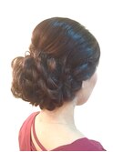 ツイストのまとめ髪