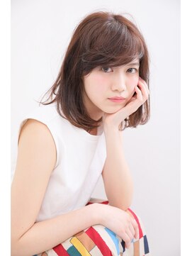 バズヘアー(BUZZ hair) 長め大人前髪×ふわっと揺れるストレート