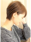 30代40代に人気耳かけ小顔ショート　ハンサムショート