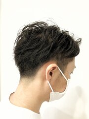 ショート　マッシュ　ショートボブ　HEADS 市川　学割　イルミナ