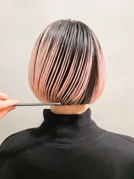 トゥコ(tuco) 切りっぱなし　ボブ　ピンク　グラデーション
