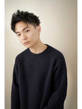 シロ(siro) アップバングショート×黒髪