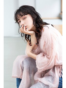 トティア 梅田(Totia) 【Totia梅田】インナーカラー×ラフミディアム