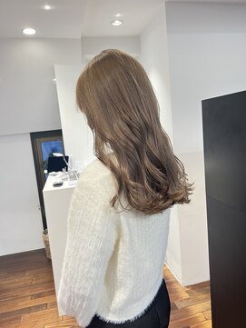 トレス(TRESS) オリーブベージュ　ベージュカラー　ミディアムレイヤー