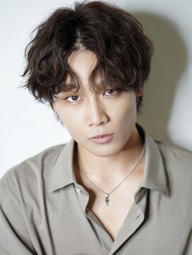 アルファ 新宿(alpha) フェザーパーマ/刈り上げセンターパート/サーフカール[新宿]