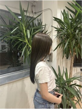 アウラ(AURA) グレージュカラー透明感カラーオリーブカラー