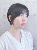=耳かけショートボブ丸みショート前下がりショートボブ前髪あり