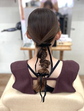 ハニー(HONEY) 人気のスタイル☆編み下ろしヘアアレンジ♪