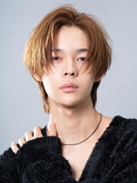 ダダ 本店(D.D.) 茶髪のセンターパート