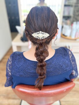 アトリエファゴ ハナミズキ店 【Yuine】結婚式参列あみおろしアレンジ