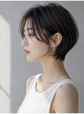 横顔美人のショートボブ