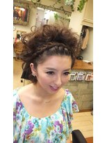 美容室 クレイ(CLAY)&nbsp;裏編みカチューシャボンバー