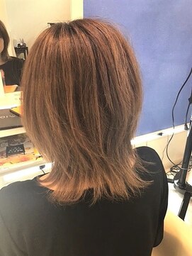 ヘアーメイク S&I ミディアムウルフグラデーションカラー