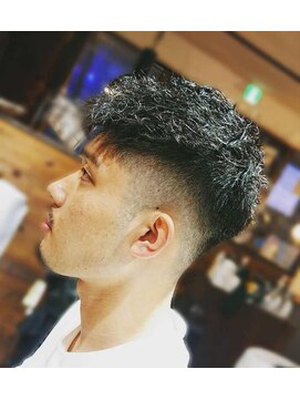 クロスヘアー(KROS HAIR) フェード×ツイスト