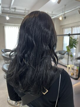 ニィ(2iee.) 全体カラー