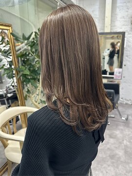 リア(riah) 透明感カラー/シアーブラウン/ゆるふわカール/大人スタイル