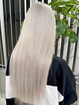 ロウル 渋谷(LOWRL) シルキーホワイト/ケアブリーチカラー/シールエクステ