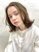 エンバイユアーズ 飯田橋店(eN° by youres)&nbsp;くびれヘア 外ハネボブ くすみベージュ レイヤーカット/飯田橋