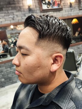 スリーセント 栄(3/cent) サイドパート/フェードカット/スキンフェード