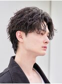 波巻きパーマツイストスパイラルパーマセンターパートウルフ