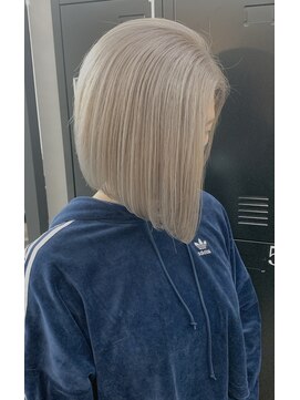 アドラ(ADLLA) ホワイトミルクベージュ