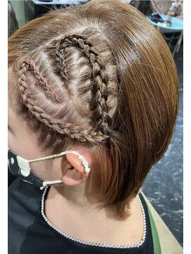 マドゥーズ ヘアショップ(Madoo's hair shop) コーンロウ
