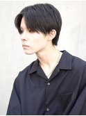 韓国ヘアー黒髪おしゃれショートセンターパート