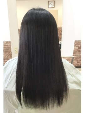 カットハウス はさみの部屋 サラツヤロングストレート
