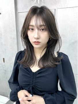 ヴェイン 渋谷(vain) くびレイヤーエモージュインナーグレージュ前髪ピンクベージュ