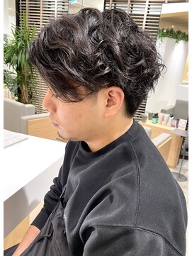 ステアケース 武蔵小杉店(stair:case) 大人スパイラルパーマ/ツーブロック/センターパート/ビジネスOK