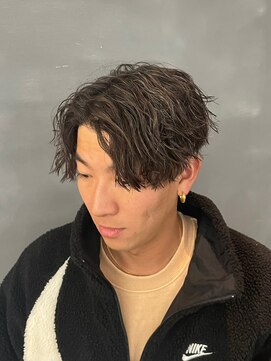 バース バイ ハピネス(BIRTH by happiness) ゆるてツイストスパイラルパーマ センターパート