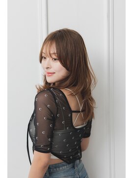 アリスバイアフロート 自由が丘(ALICe by AFLOAT) 大人ウルフレイヤーシアカラー姫カットセミディ