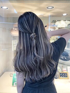 アンダーバーホワイト 泉佐野店(_WHITE) ☆ ハイライトカラー　ケアブリーチ　ダブルカラー　イルミナ