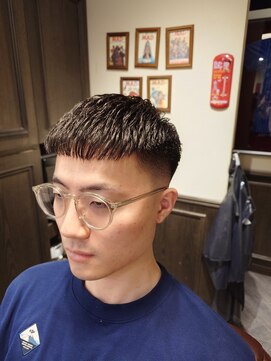 バレス 田町(BALES) [スキンフェード/ツイストスパイラル/田町]