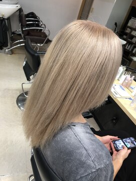 ヘアーラボ ノッシュ 六本松店(Hair Labo Nosh) ブロンドベージュ