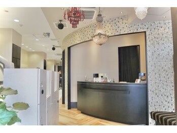 HAIR & MAKE EARTH　恵比寿店