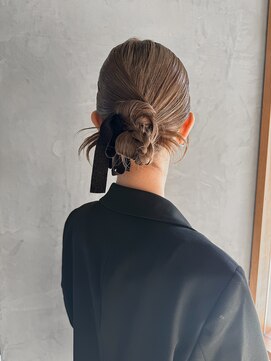 リリー(Lilly) タイトカチモリシニヨン