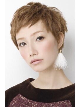 ラウレア リノ(Laule'a Lino) フェミニン×モードスタイル【オトナ女性】